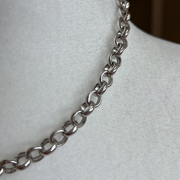 Beautiful Sterling Silver Necklace 🌸 18.5” - Picture 4 of 7